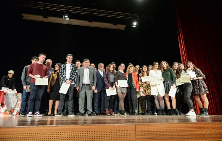 Ο Δήμος βράβευσε τους επιτυχόντες σε Ιδρύματα Τριτοβάθμιας Εκπαίδευσης