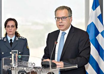 Γιώργος Κουμουτσάκος στην «Α»: «Μείωση μεταναστευτικών ροών 90% - Προώθηση μεταναστών στην Ευρώπη»