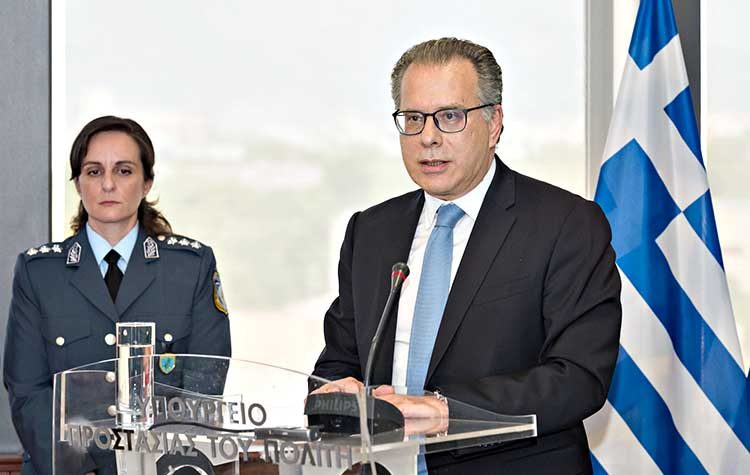 Γιώργος Κουμουτσάκος στην «Α»: «Μείωση μεταναστευτικών ροών 90% - Προώθηση μεταναστών στην Ευρώπη»