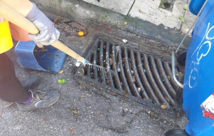 «Οχυρώνεται» για τις βροχές με καθαρισμούς ο Δήμος