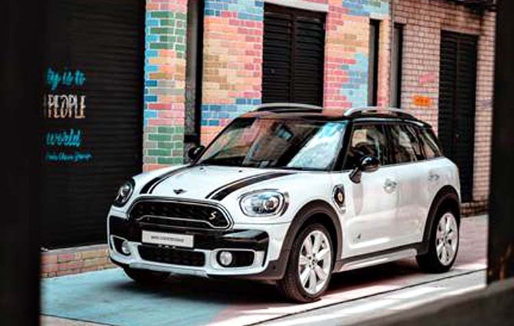 MINI Cooper S E Countryman ALL4 - plug - in