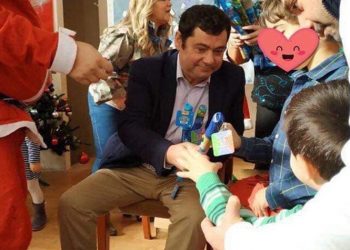 Στη χριστουγεννιάτικη εκδήλωση των Παιδικών Σταθμών ο Τάσος Μαυρίδης