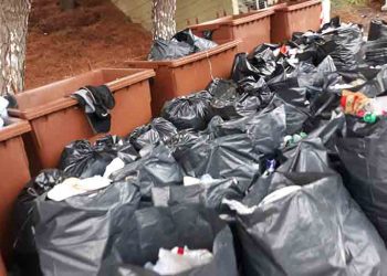 «Δράση»: «Μαύρες πλαστικές σακούλες με ανακυκλώσιμα σκουπίδια στη Ναυτική Βάση»