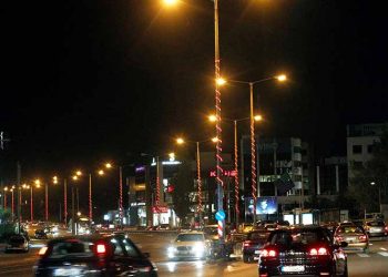 Περιφέρεια Αττικής: «Εορταστικός φωτισμός σε βασικούς οδικούς άξονες»
