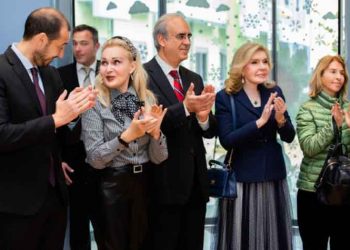 Επισκέψεις Αγάπης από Γιώργο Θωμάκο και Παιδική & Μικτή Χορωδία