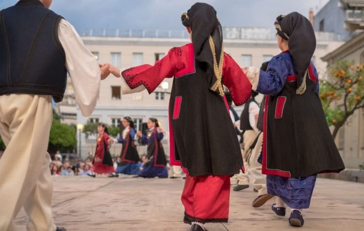 Τα Χριστούγεννα «συναντούν» την παράδοση στο δημαρχείο