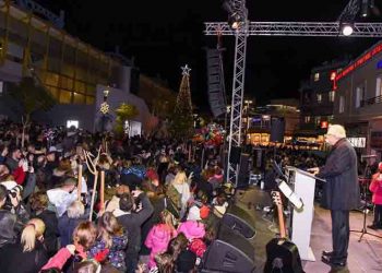 Μαγεία Χριστουγέννων με μελωδίες Γιάννη Κότσιρα στο Μαρούσι