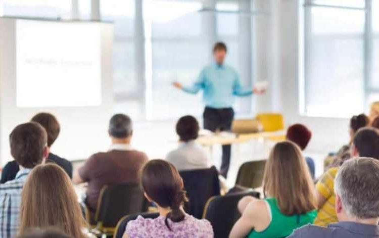 Νέα προγράμματα εκπαίδευσης ενηλίκων ξεκινούν στον Δήμο