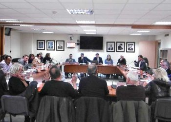 Ψάχνουν λύσεις σε… στέρεα (Ναυτική) Βάση