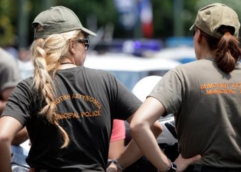 Όσοι (δεν) γυρίζουν τις πλάτες τους στο μέλλον