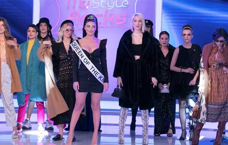 «Μεγάλωσα κανονικά»