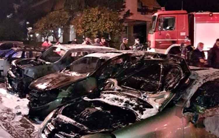 Πυρπόλησαν αμάξια σε Μαρούσι, Αγία Παρασκευή και Αθήνα