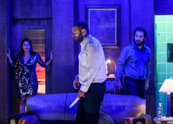 «Πατέρας» σε σκηνοθεσία Βασίλη Μπισμπίκη στο θέατρο Αποθήκη