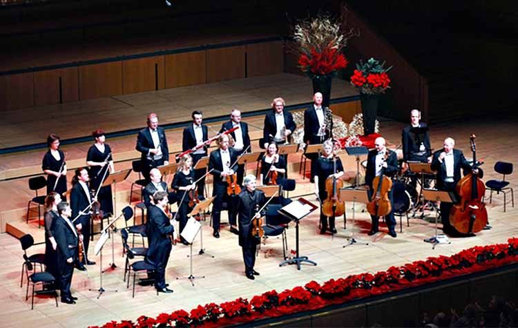 Εντυπωσιακά βιεννέζικα βαλς στη χριστουγεννιάτικη Αθήνα