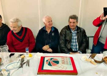 Οι παλαίμαχοι μπασκετμπολίστες του ΓΣΑ έκοψαν την πρωτοχρονιάτικη πίτα τους