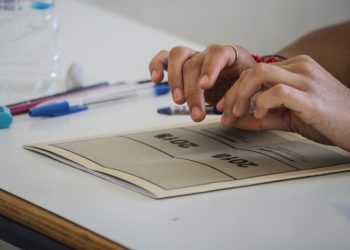 «Δίχτυ προστασίας» από τον Δήμο σε γονείς και μαθητές για την πίεση των Πανελληνίων