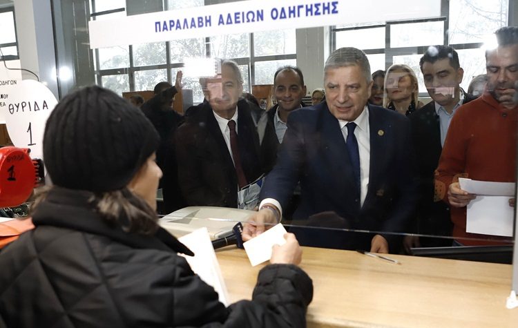 Ολοκληρώθηκε η έκδοση 98.000 διπλωμάτων οδήγησης που εκκρεμούσαν