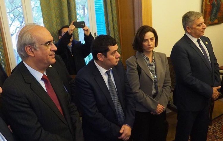 Στην κοπή βασιλόπιτας στο Επισκοπείο ο Τάσος Μαυρίδης