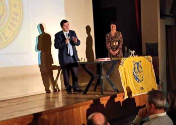 Kοπή πίτας του ΑΟ Λυκόβρυσης και της Δημοτικής Βιβλιοθήκης παρουσία Τάσου Μαυρίδη