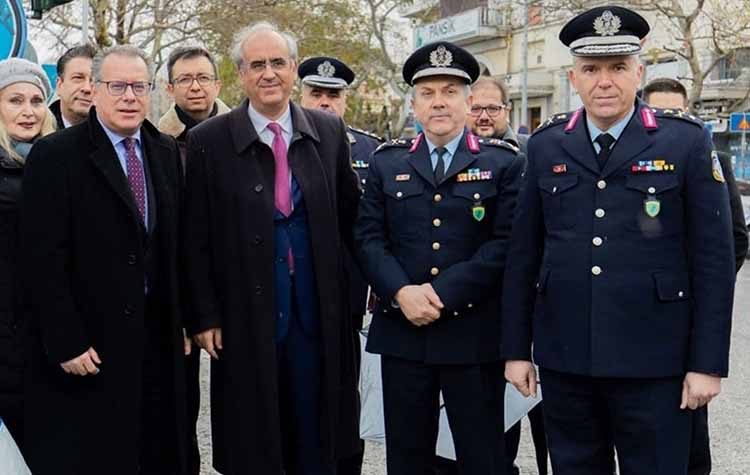 Εθιμοτυπική προσφορά δώρων στον Τροχονόμο Κηφισιάς