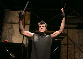 Το «Mute» του Γιώργου Χρυσοστόμου πάει στο Θέατρο Τζένη Καρέζη