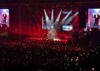 Αντώνης Ρέμος: Εντυπωσιακή συναυλία στο κατάμεστο Tae Kwon Do