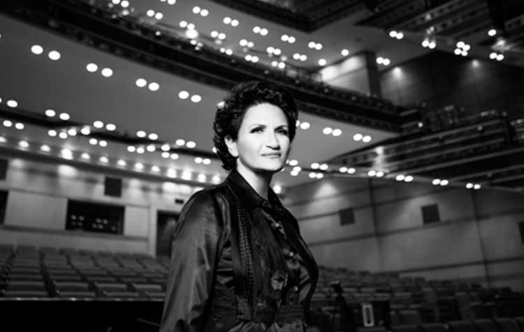 Η Άλκηστις Πρωτοψάλτη στο Μέγαρο Μουσικής