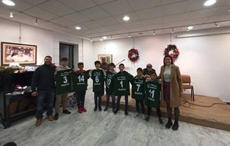 Έκοψε την πίτα της η Αθηνά Μαγκουφάνας