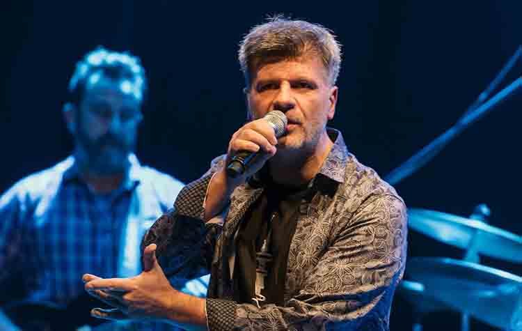 Παράταση παραστάσεων για τον Φοίβο Δεληβοριά στο «Κύτταρο»