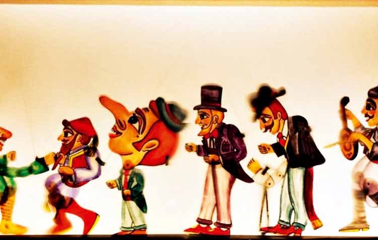 Μικροί καραγκιοζοπαίκτες