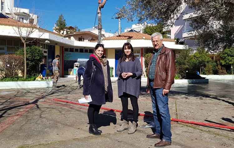 Εργασίες ανάπλασης στο προαύλιο του 1ου Νηπιαγωγείου Μελισσίων και σε δύο παιδικές χαρές