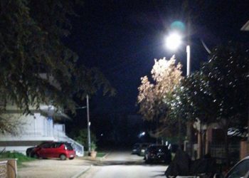 Συνεχίζεται η τοποθέτηση λαμπτήρων εξοικονόμησης ενέργειας από τον Δήμο
