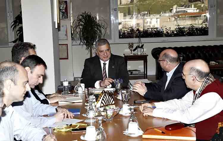 Συνάντηση Πατούλη με τον πρόεδρο του ΕΚΑΒ για προμήθεια ασθενοφόρων