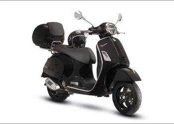 Vespa GTS Super με δώρο αξεσουάρ
