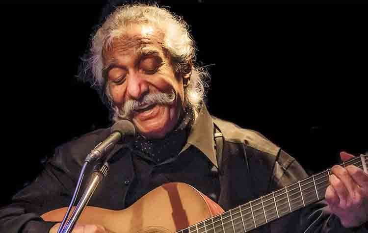 Ο Κώστας Χατζής στο Half Note