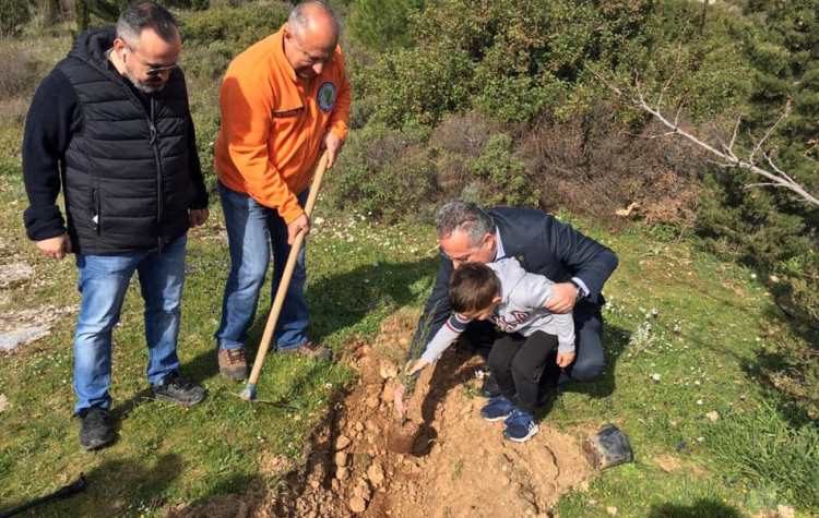 «Έριξαν» σπόρο δενδροφύτευσης και ευαισθητοποίησης στην Αγία Ελεούσα