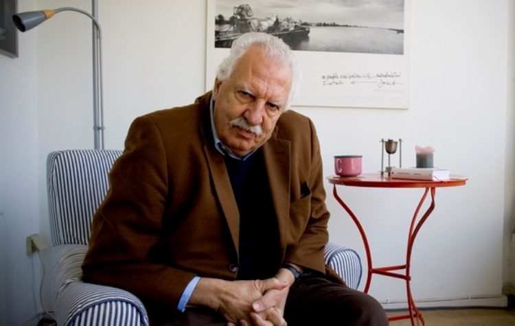 «Χαλάνδρι Ενάντια»:  Φωτίζει «τη Μεγάλη Ουτοπία» του Φώτου Λαμπρινού