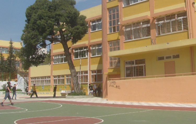 Αναστολή λειτουργίας του 2ου ΓΕΛ Πεύκης ως τις 24 Μαρτίου
