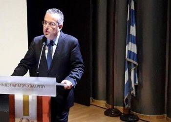 Καταθέτει τον μισό μισθό του ο δήμαρχος Παπάγου - Χολαργού