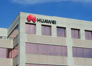 Huawei: Άντεξε τον πόλεμο