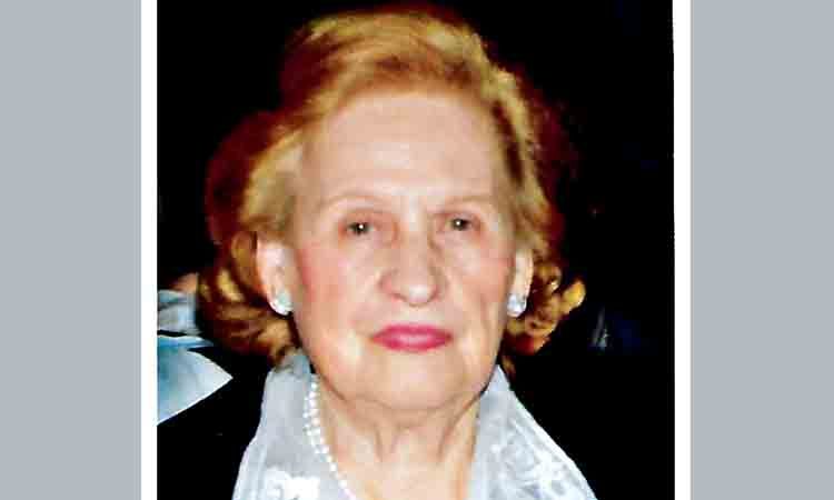 Ανθισμένες αμυγδαλιές για την Καλλιρόη Κουζά την τελευταία αρχόντισσα του Μαρουσιού