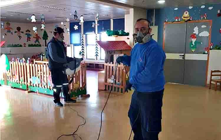 Συνεχίζονται οι απολυμάνσεις σε σχολεία και δημοτικά κτίρια