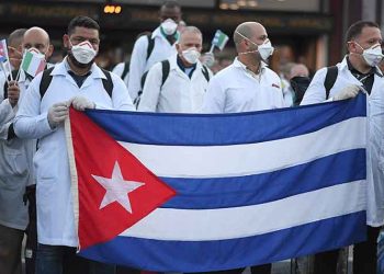 Από την Κούβα στην Ιταλία ο «στρατός με τις λευκές ρόμπες»