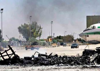 Λιβύη: Πύραυλοι στο αεροδρόμιο