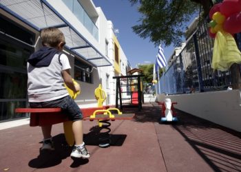 «Ετοιμότητα» για τη δίχρονη προσχολική αγωγή χωρίς προκάτ αίθουσες