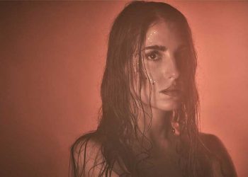 Η Παυλίνα Βουλγαράκη στο club του Σταυρού του Νότου