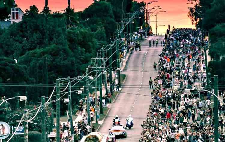 Συναυλία - αφιέρωμα στους AC/DC: «Highway to Hell» με 150.000 θαυμαστές