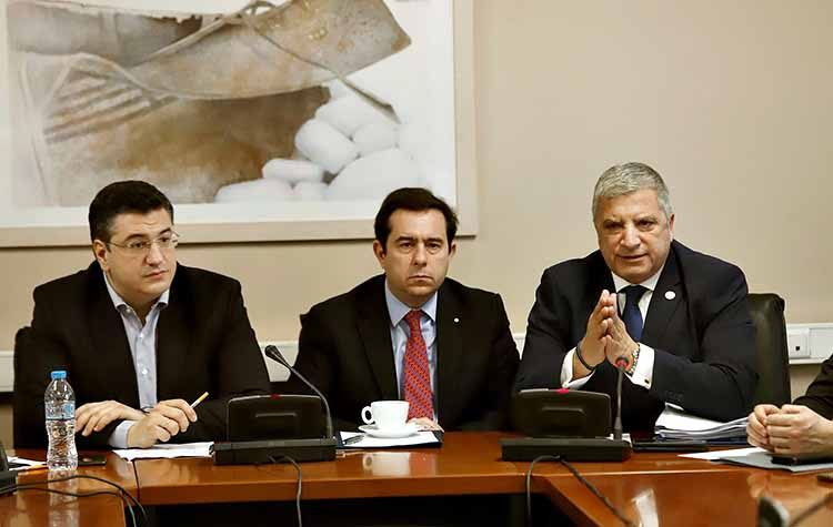 Συνεδρίαση της ΕΝΠΕ για το μεταναστευτικό με Νότη Μηταράκη