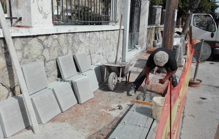 Προχωρά την ανάπλαση της οδού Βουτσινά ο Δήμος