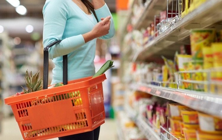 Οι γυναίκες της Πεύκης στηρίζουν τον αγώνα των σωματείων εμποροϋπαλλήλων